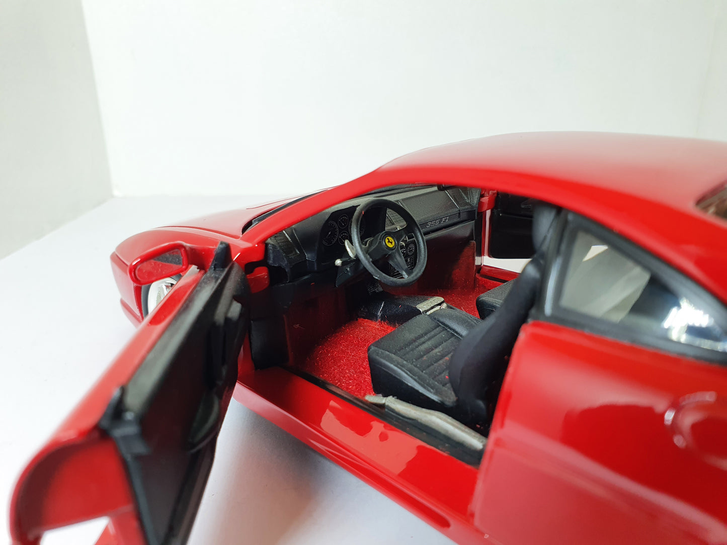 1:18 Ferrari F355 Berlinetta ~ Hot Wheels ~ Rosso Corsa