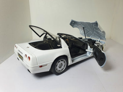 1:18 Corvette C4 ZR-1 ~ Maisto ~ White