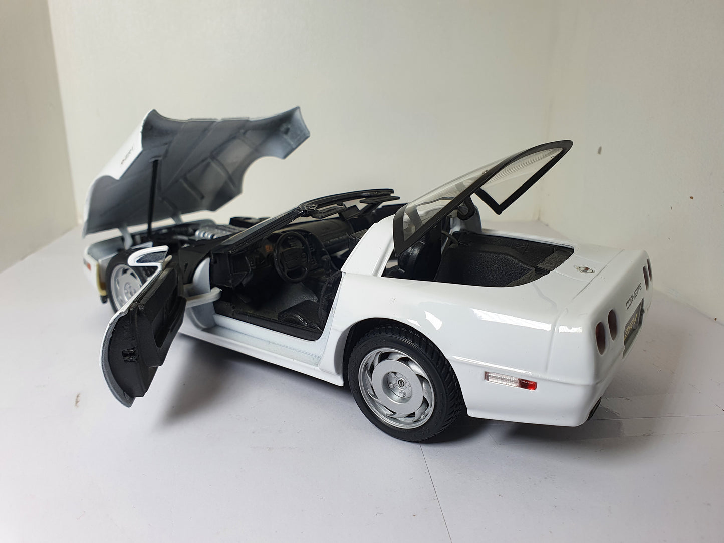 1:18 Corvette C4 ZR-1 ~ Maisto ~ White