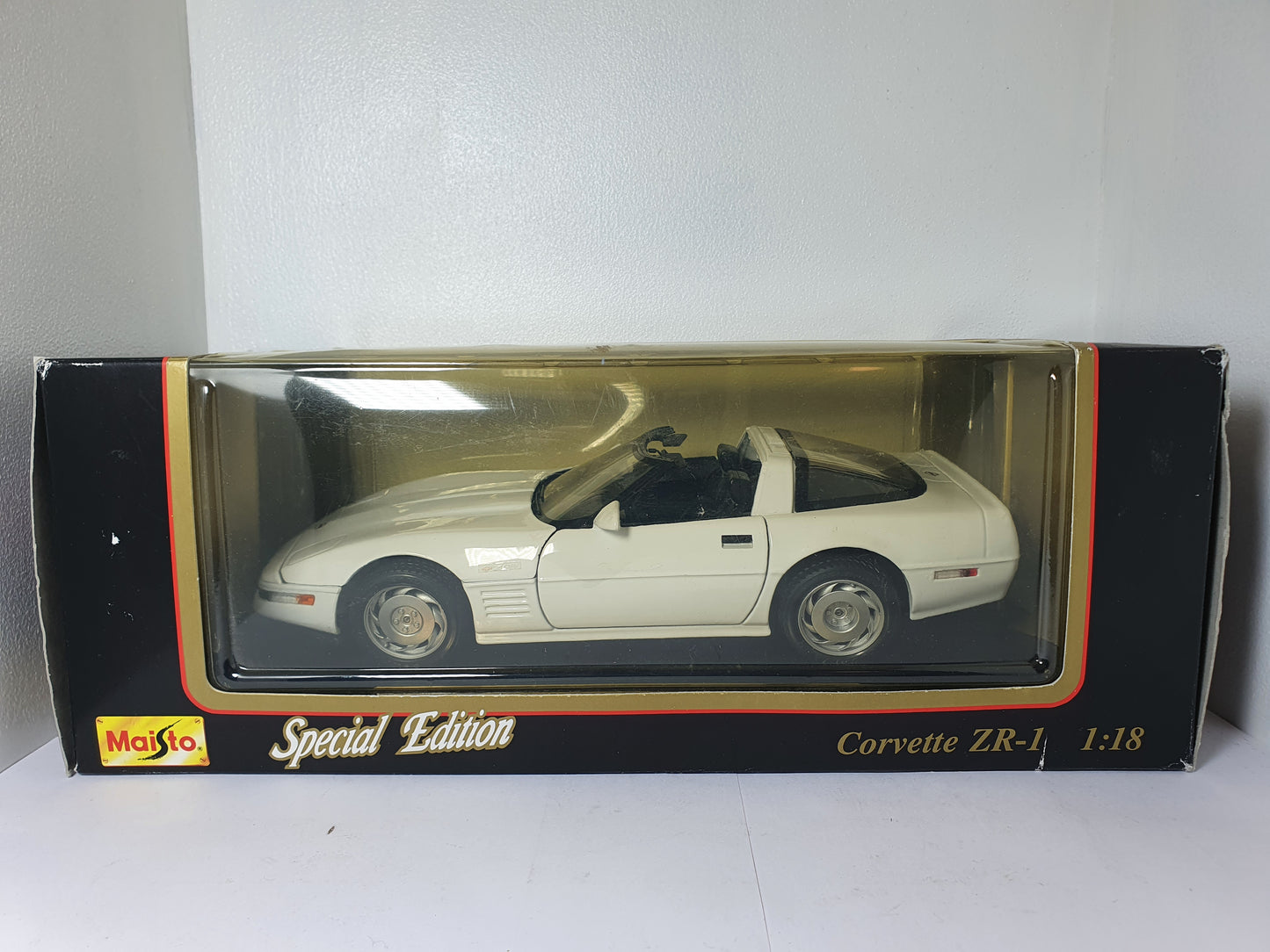 1:18 Corvette C4 ZR-1 ~ Maisto ~ White