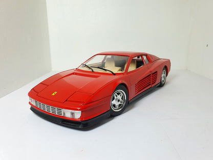 1:18 Ferrari Testarossa ~ Bburago ~ Red