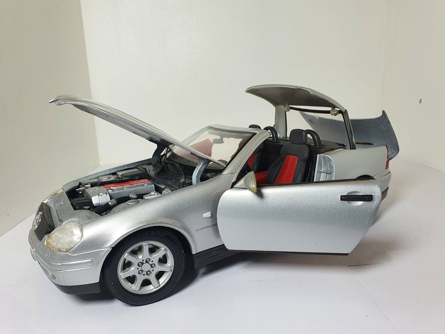 1:18 Mercedes SLK 230 ~ Maisto ~ Silver