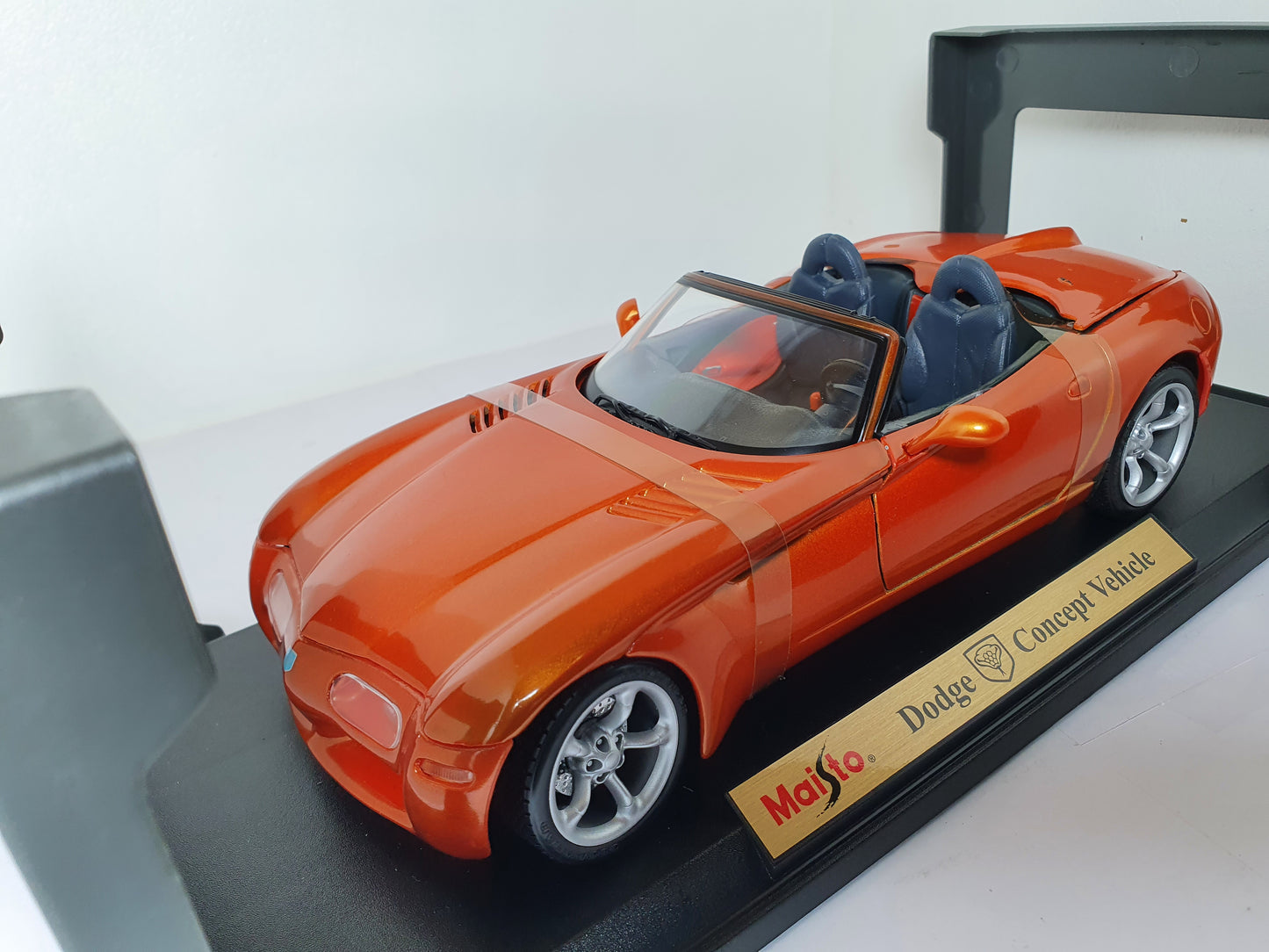 1:18 Dodge Concept ~ Maisto ~ Orange