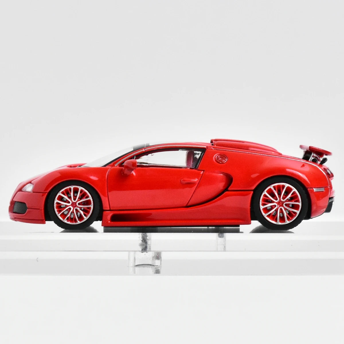 1:64 Red Bugatti Veyron Super Sport