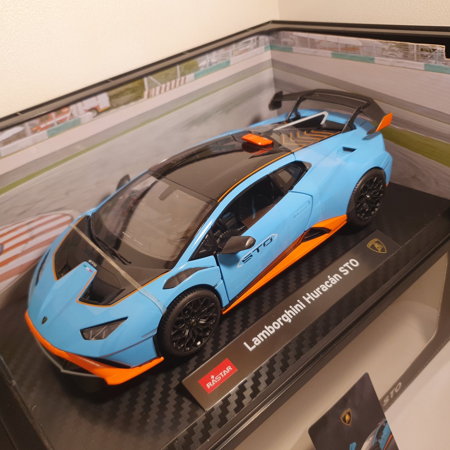 1:18 Lamborghini Huracan STO ~ Rastar ~ Blue