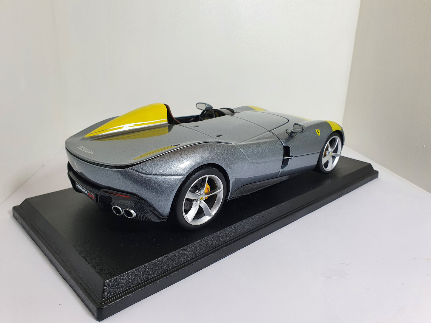 1:18 Ferrari Monza SP1 ~ Maisto ~ Grey