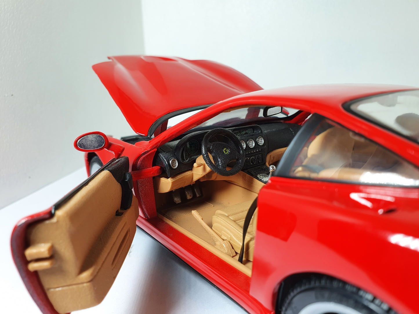 1:18 Ferrari 550 Maranello ~ Maisto ~ Red