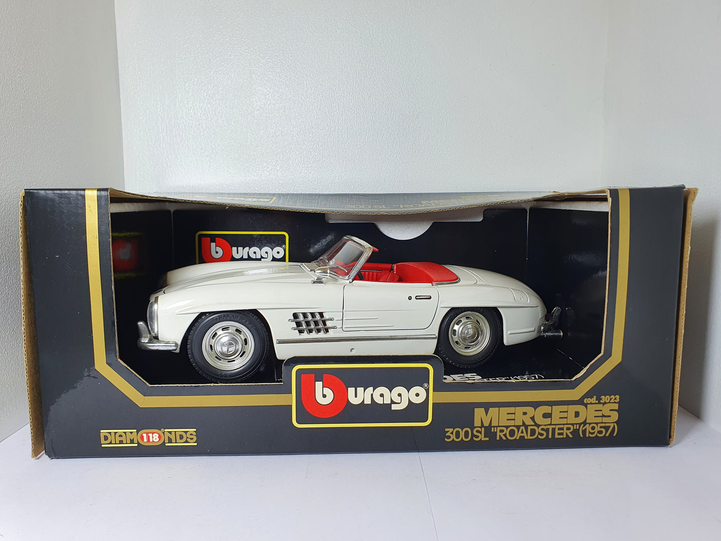 1:18 Mercedes-Benz 300SL Roadster ~ Bburago ~ White