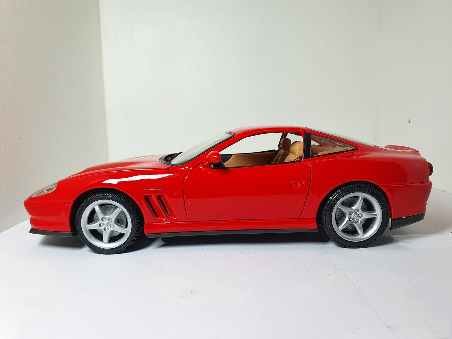 1:18 Ferrari 550 Maranello ~ Maisto ~ Red