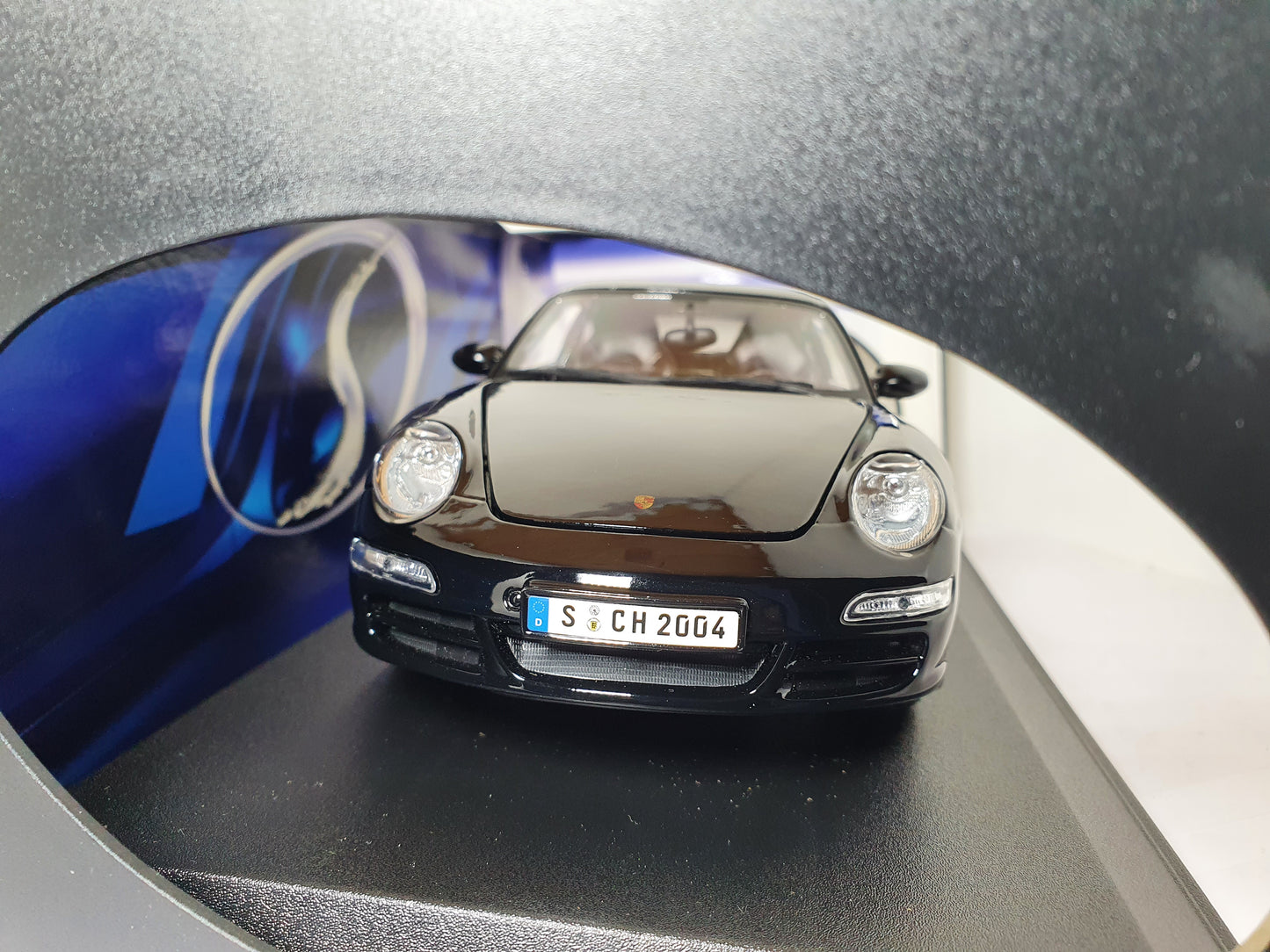 1:18 Porsche 911 Carrera S 997 ~ Maisto ~ Black