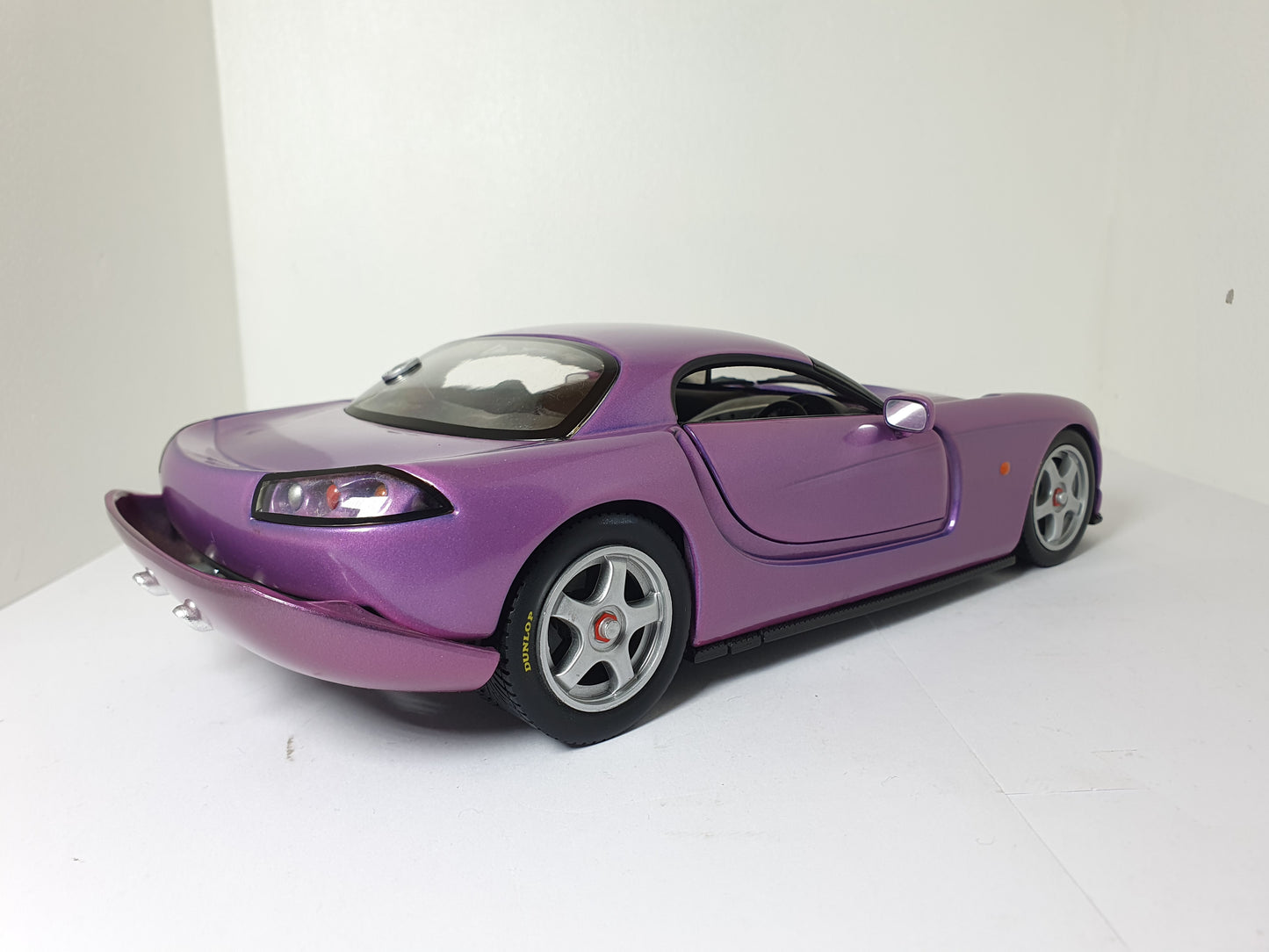 1:18 TVR Cerbera Speed 12 ~ Hotwheels ~ Purple