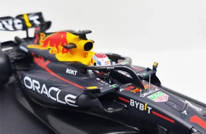 1:18 2023 Red Bull Racing RB19-1 ~ Max Verstappen ~ Bburago