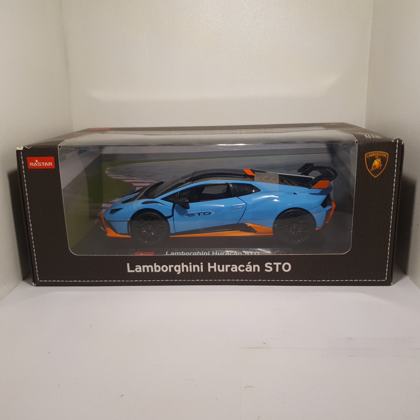 1:18 Lamborghini Huracan STO ~ Rastar ~ Blue