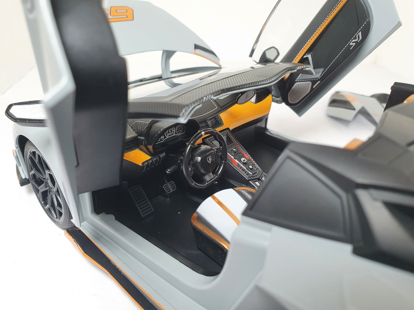 1:18 Lamborghini Aventador SVJ 63 ~ Gray