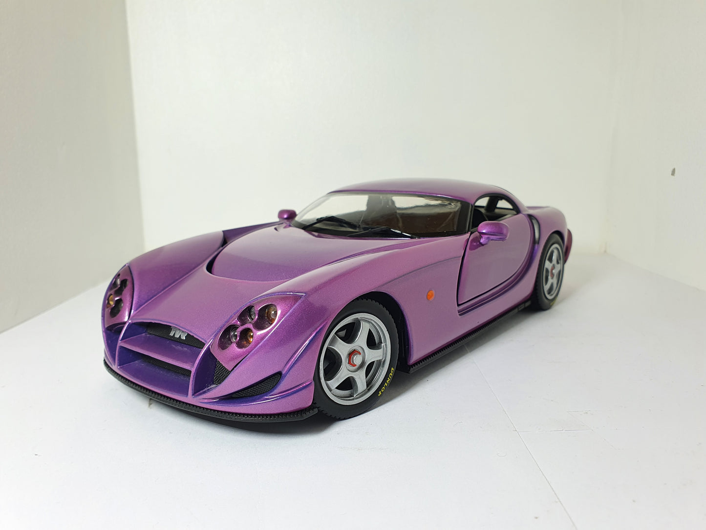 1:18 TVR Cerbera Speed 12 ~ Hotwheels ~ Purple