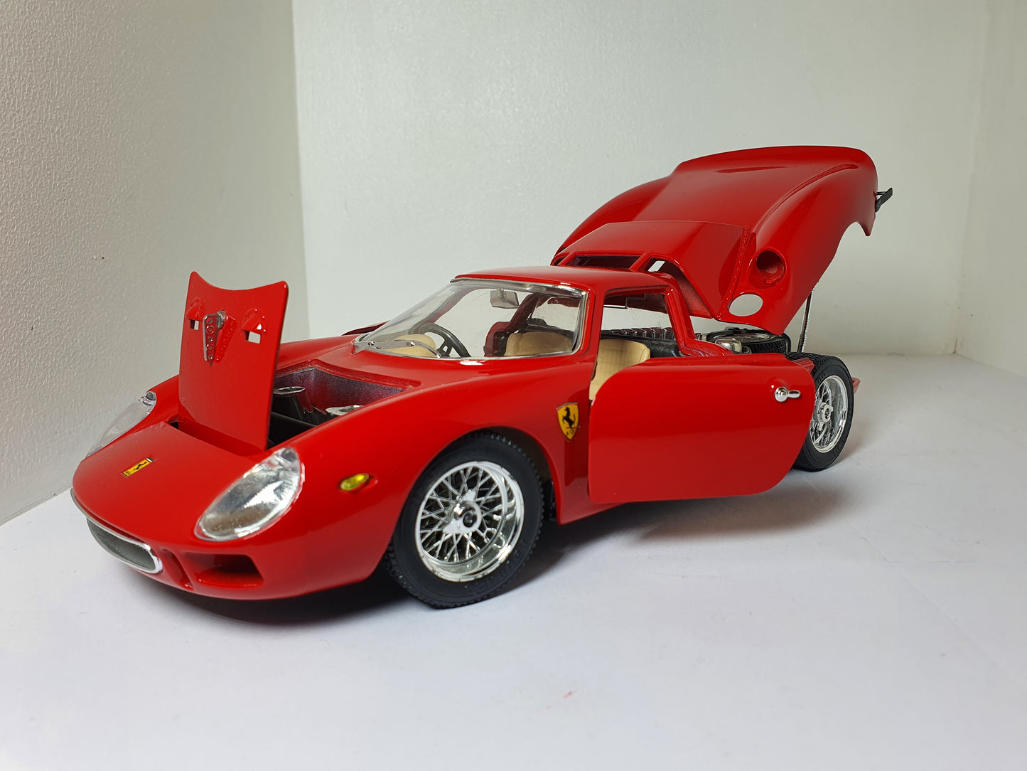 1:18 Ferrari 250 LM ~ Bburago ~ Red