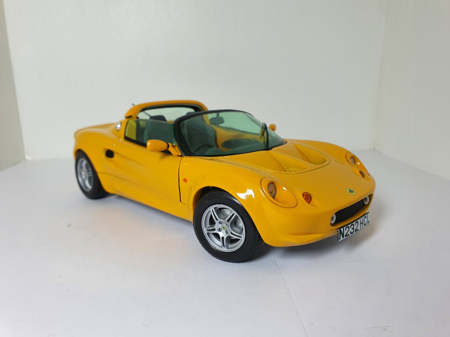 1:18 Lotus Elise Spider ~ Chrono ~ Yellow