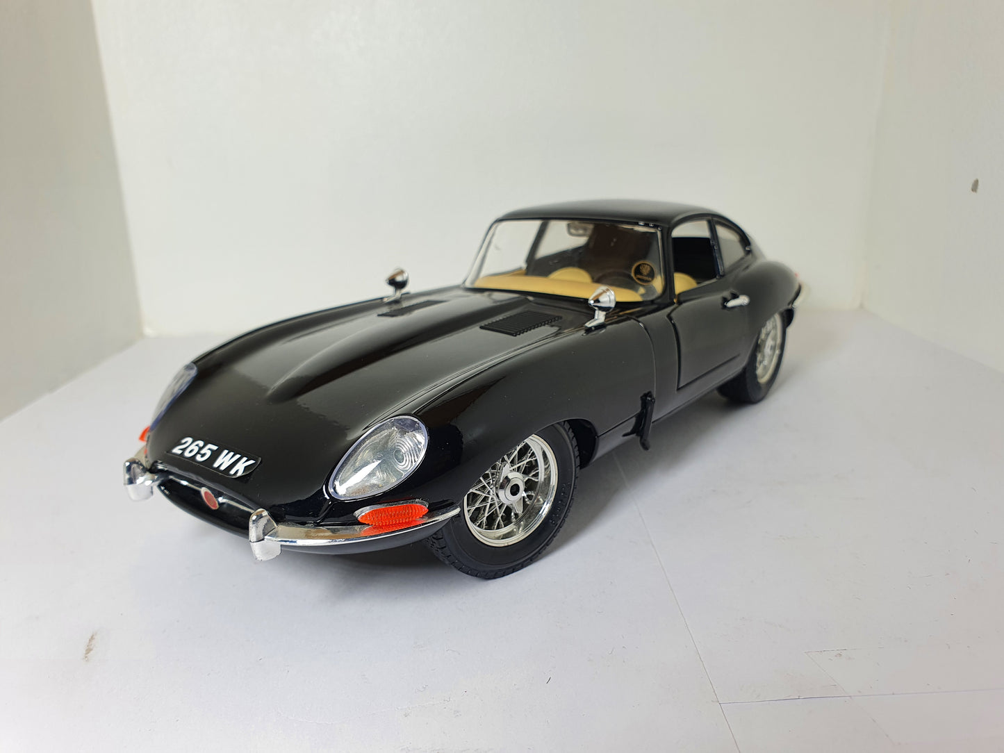 1:18 Jaguar E-Type Series 1 Coupe ~ Bburago ~ Black