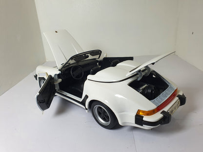 1:18 Porsche 911 Speedster 930 ~ Maisto ~ White