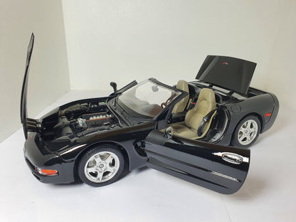 1:18 Chevrolet Corvette C5 Convertible ~ Bburago ~ Black