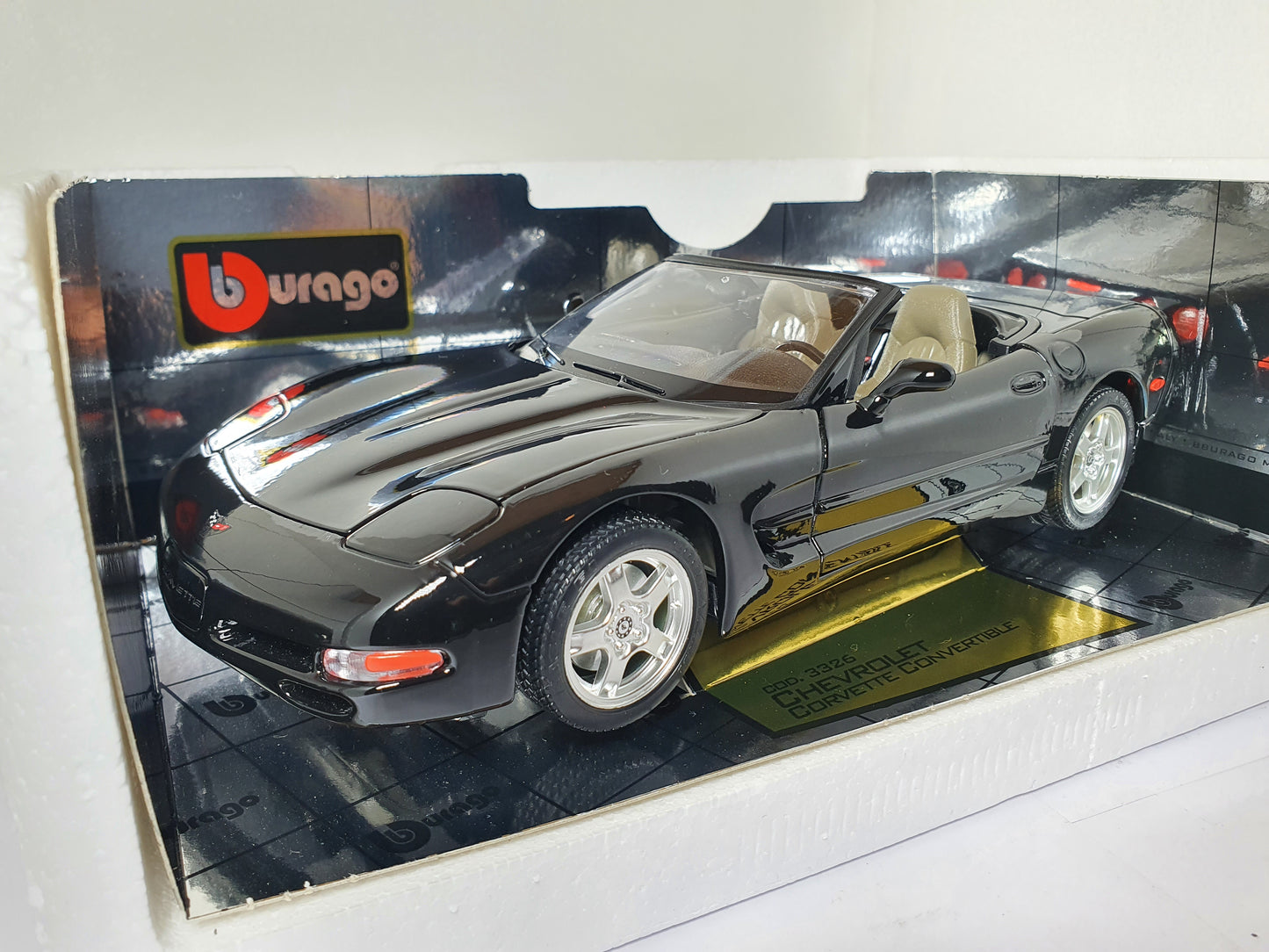 1:18 Chevrolet Corvette C5 Convertible ~ Bburago ~ Black