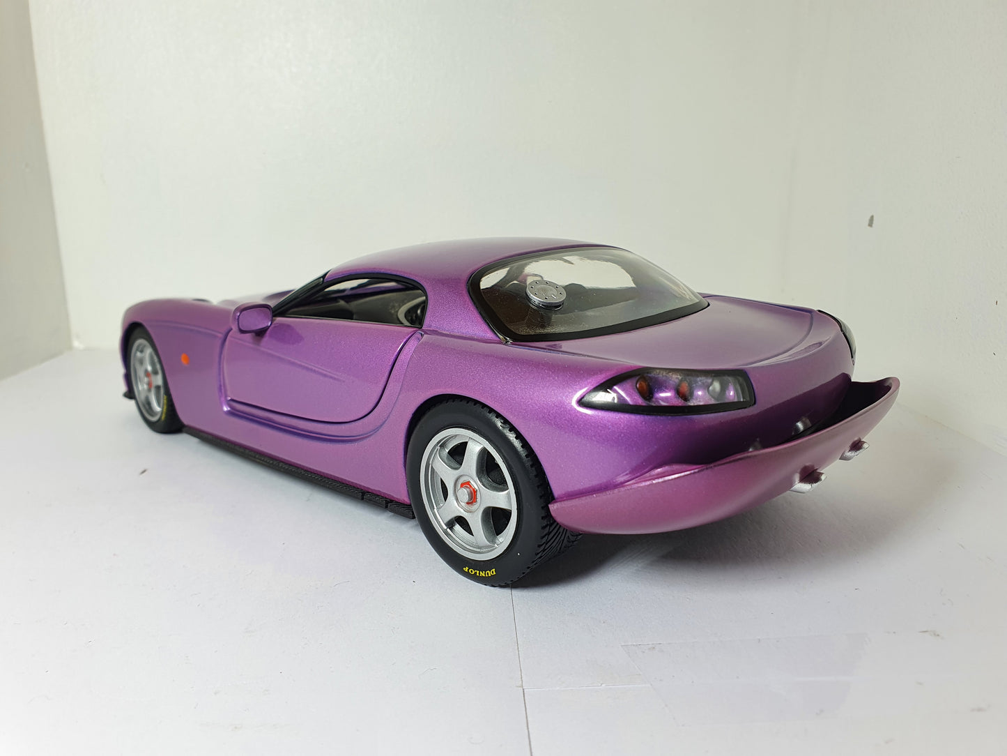 1:18 TVR Cerbera Speed 12 ~ Hotwheels ~ Purple