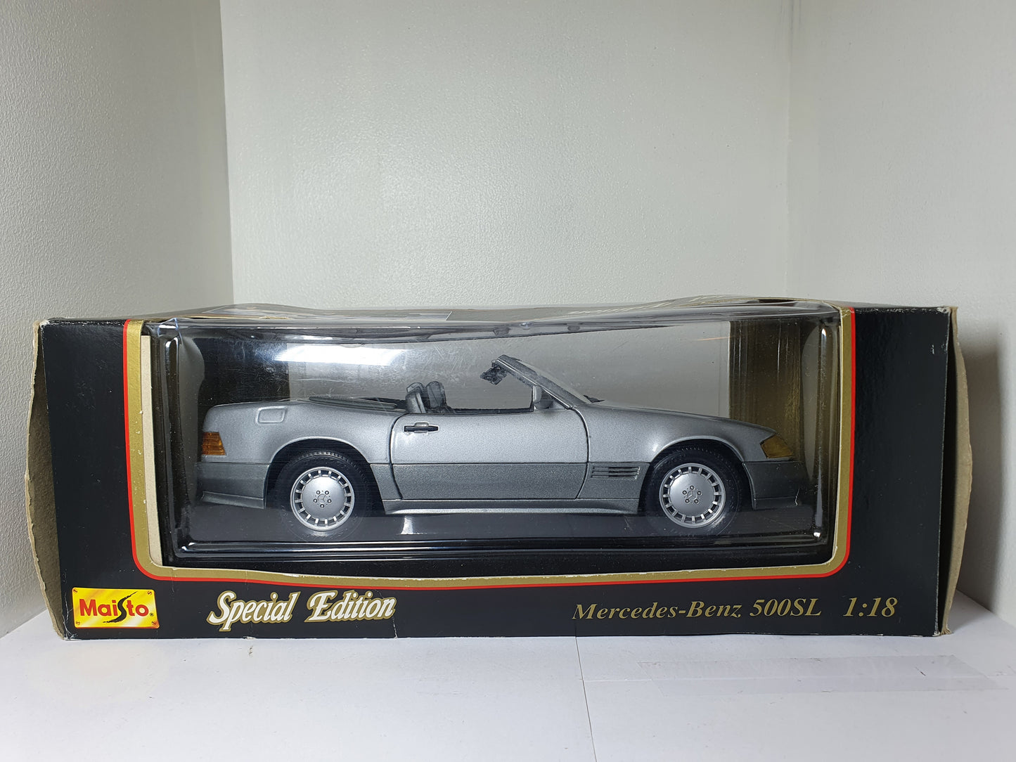 1:18 Mercedes 500SL R129 ~ Maisto ~ Grey