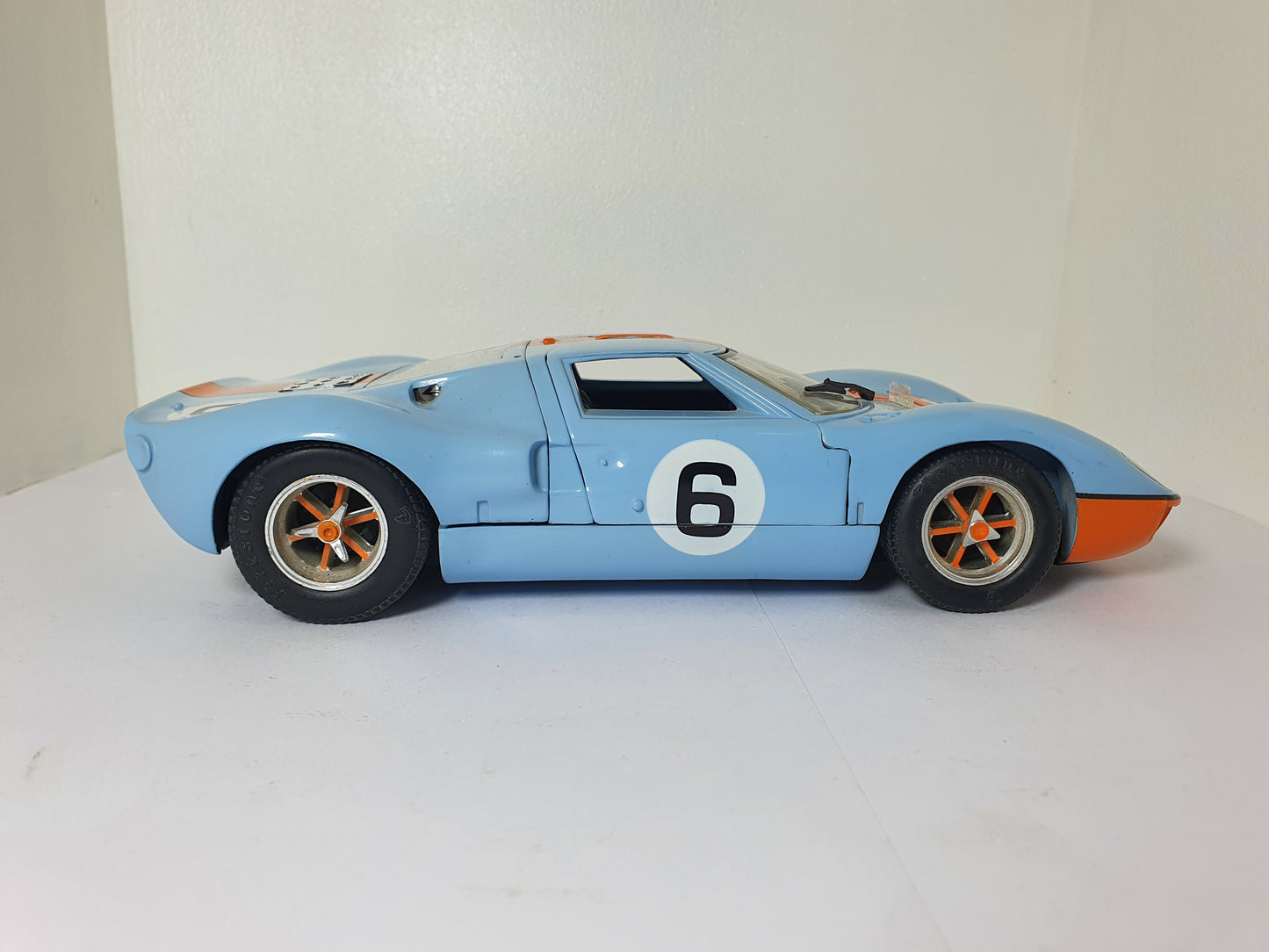 1:18 Ford GT40 MK1 ~ Jouef Evolution ~ Gulf Livery