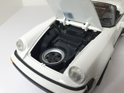 1:18 Porsche 911 Speedster 930 ~ Maisto ~ White