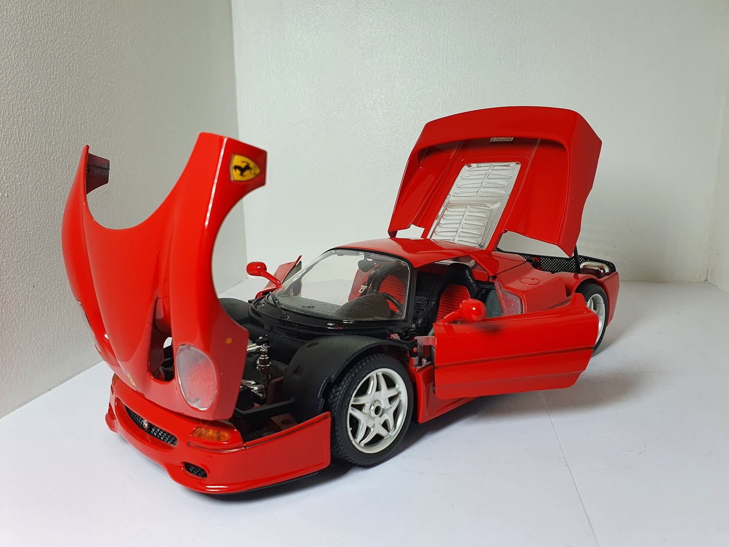 1:18 Ferrari F50 Hardtop ~ Bburago ~ Red