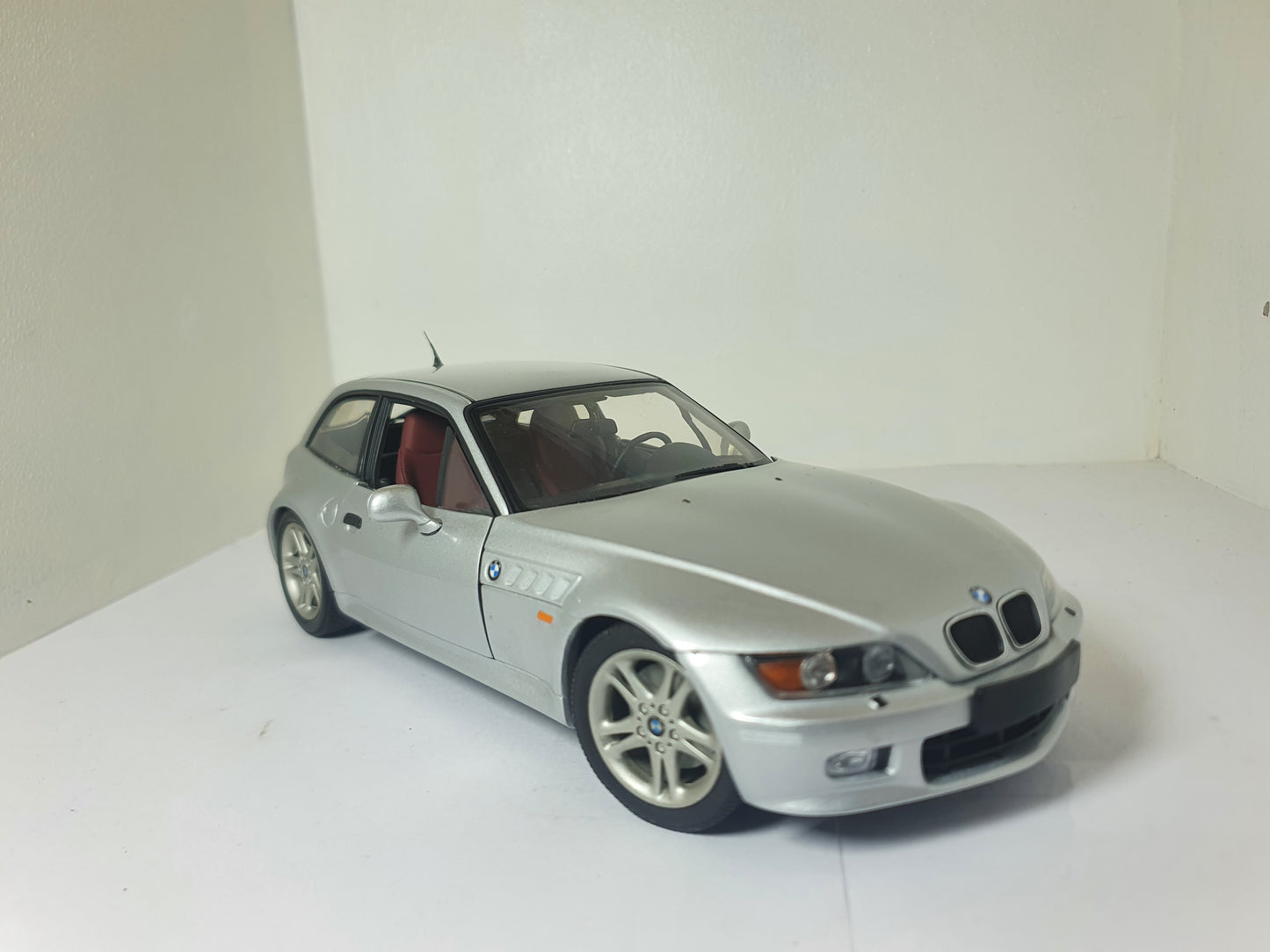 1:18 BMW Z3 Coupe 2.8i ~ UT Models ~ Silver