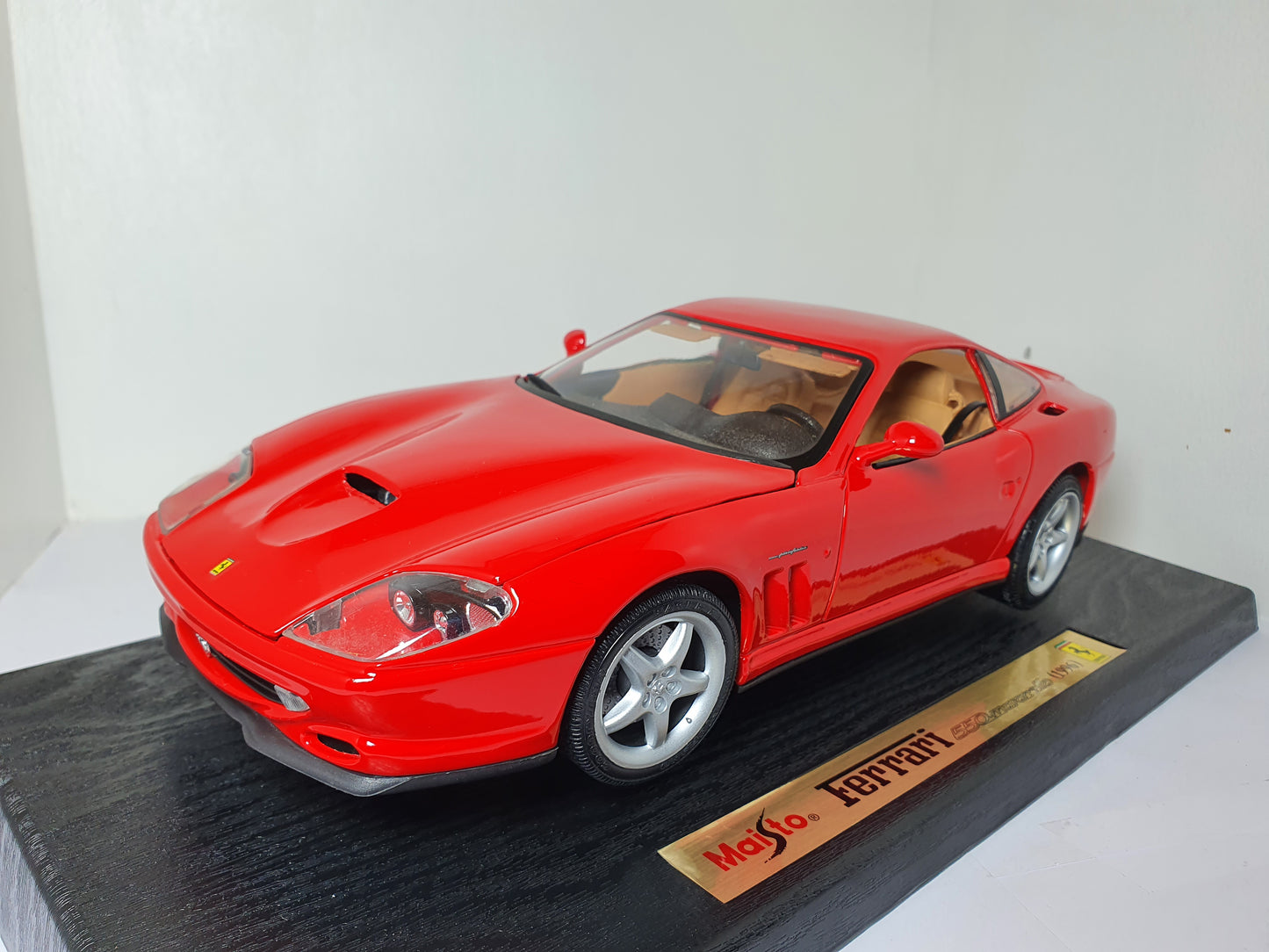 1:18 Ferrari 550 Maranello ~ Maisto ~ Red