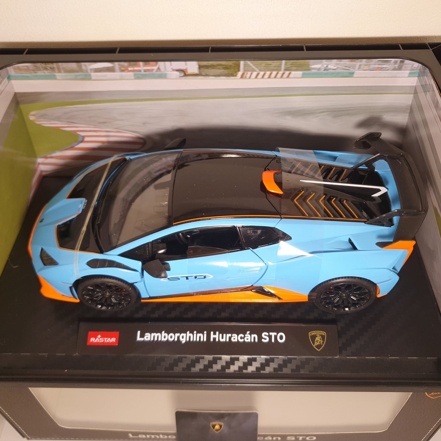 1:18 Lamborghini Huracan STO ~ Rastar ~ Blue