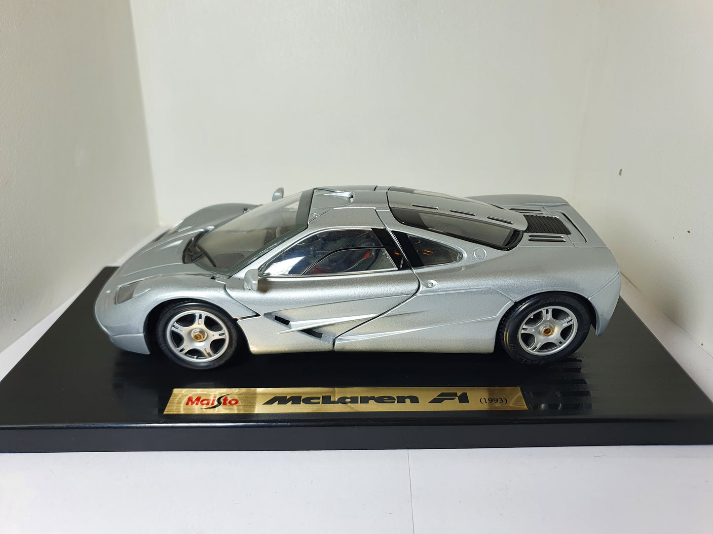 1:18 Mclaren F1 ~ Maisto ~ Silver