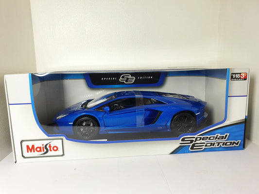 1:18 Lamborghini Aventador Coupe ~ Maisto Special Edition ~ Metallic Blue