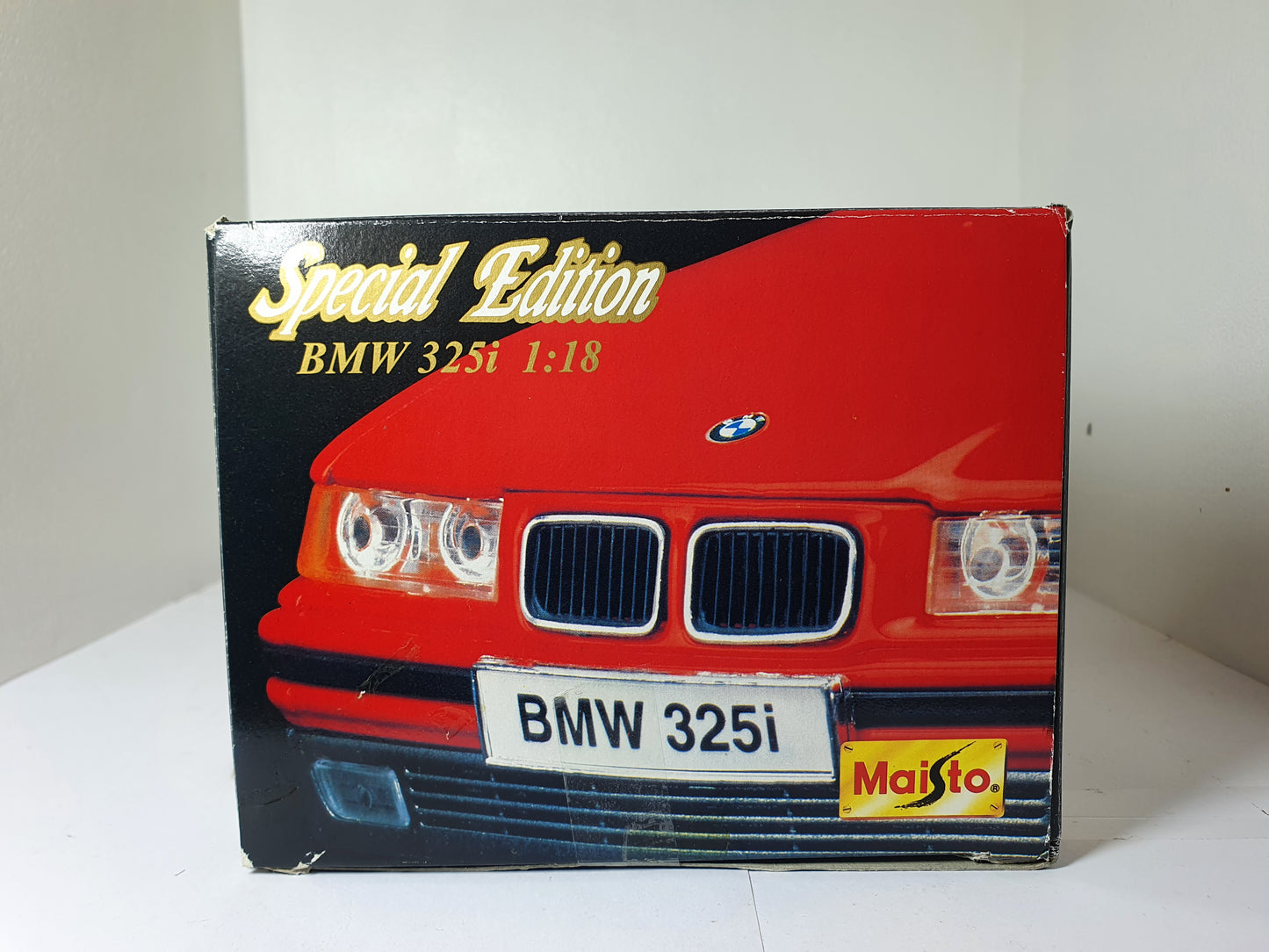 1:18 BMW 325i Cabriolet E36 ~ Maisto ~ Red