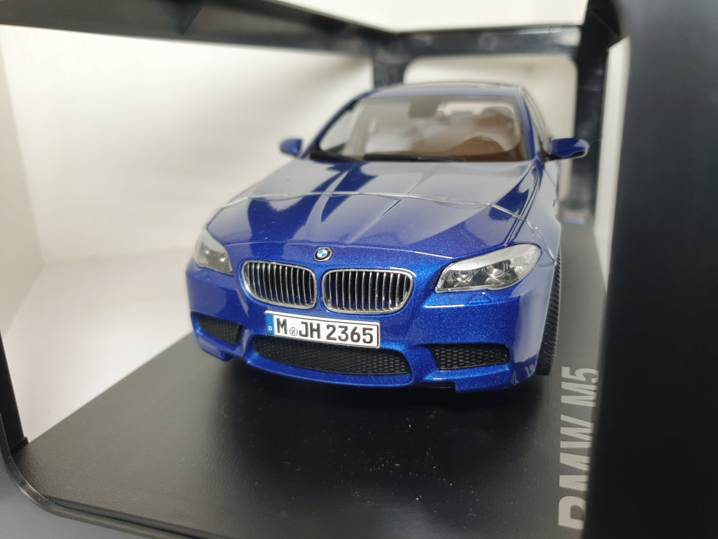 1:18 BMW M5 F10 ~ Paragon ~ San Marino Blue