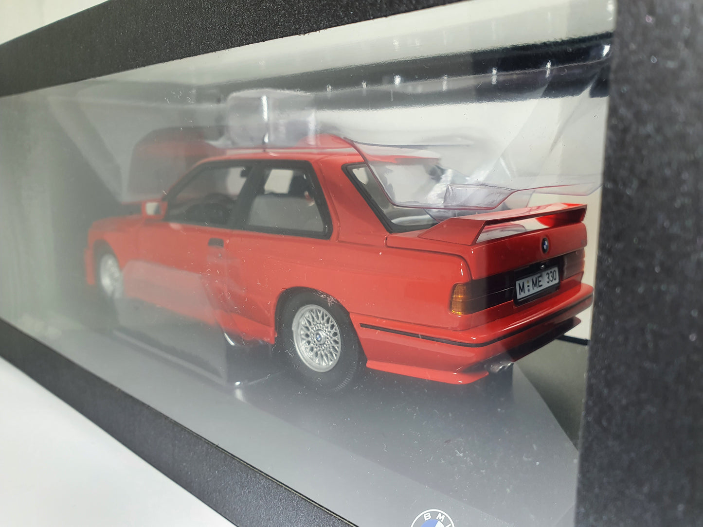 1:18 BMW M3 E30 Dealer Edition ~ Minichamps ~ Red