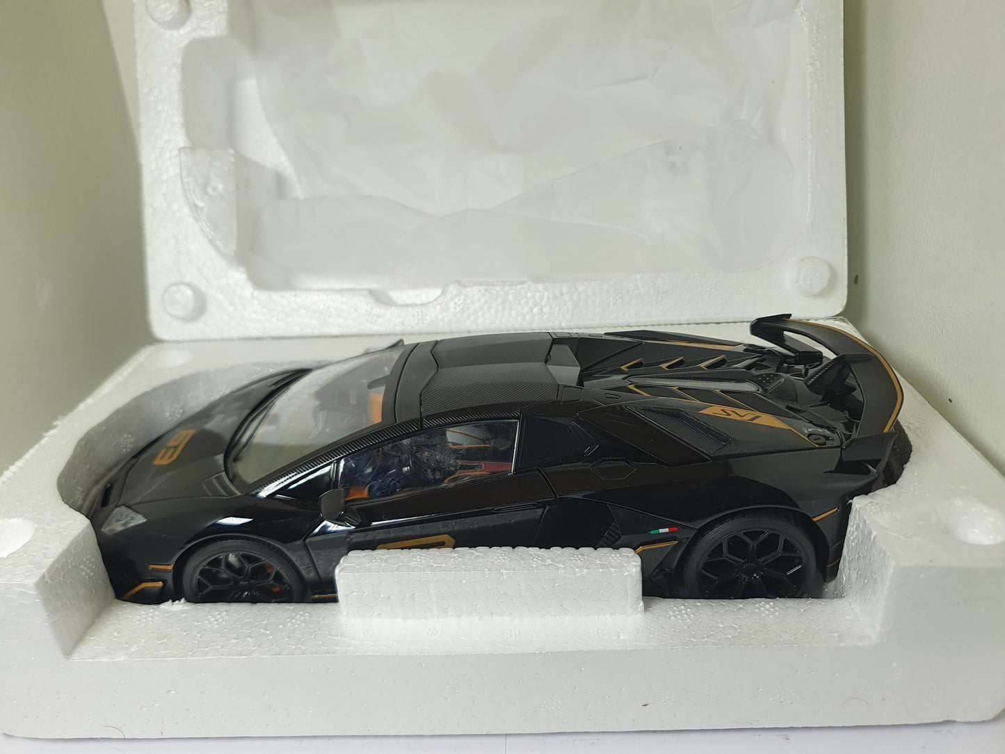 1:18 Lamborghini Aventador SVJ 63 ~ Black