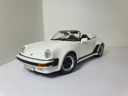 1:18 Porsche 911 Speedster 930 ~ Maisto ~ White