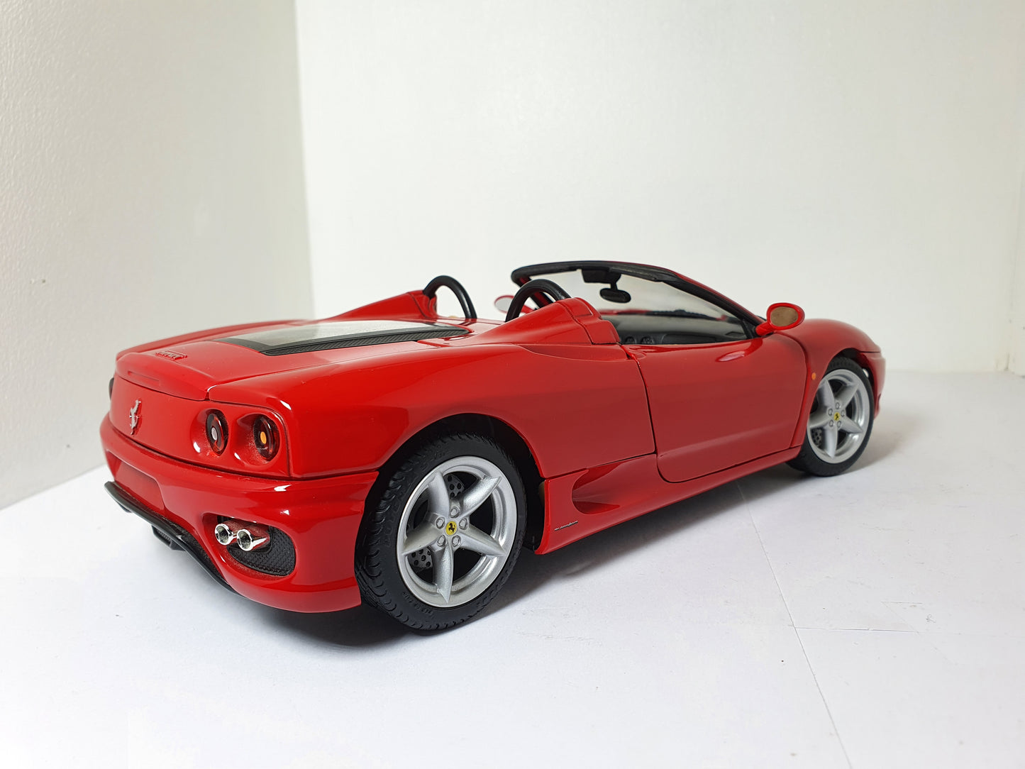 1:18 Ferrari 360 Spider ~ Hotwheels ~ Red