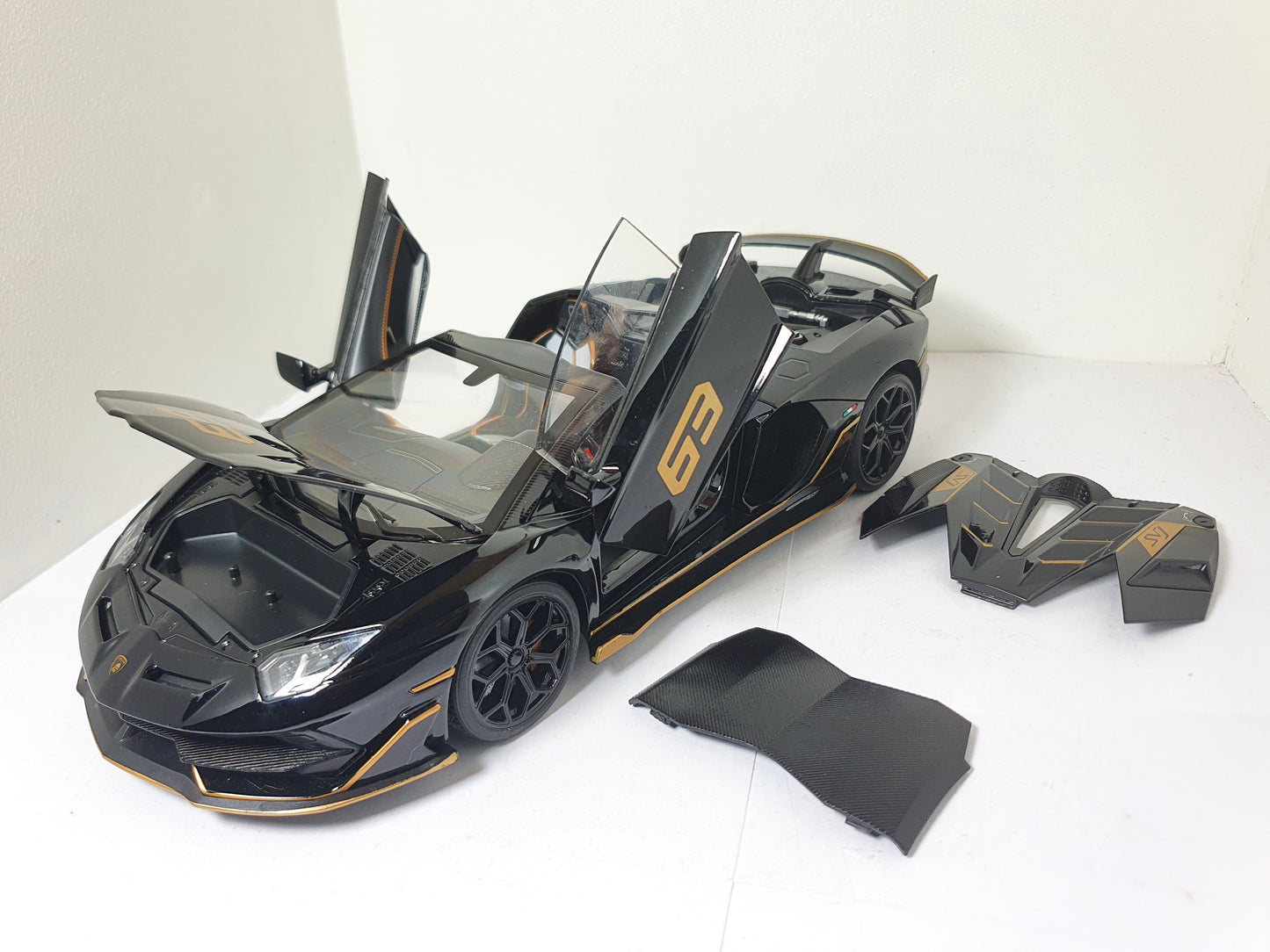 1:18 Lamborghini Aventador SVJ 63 ~ Black