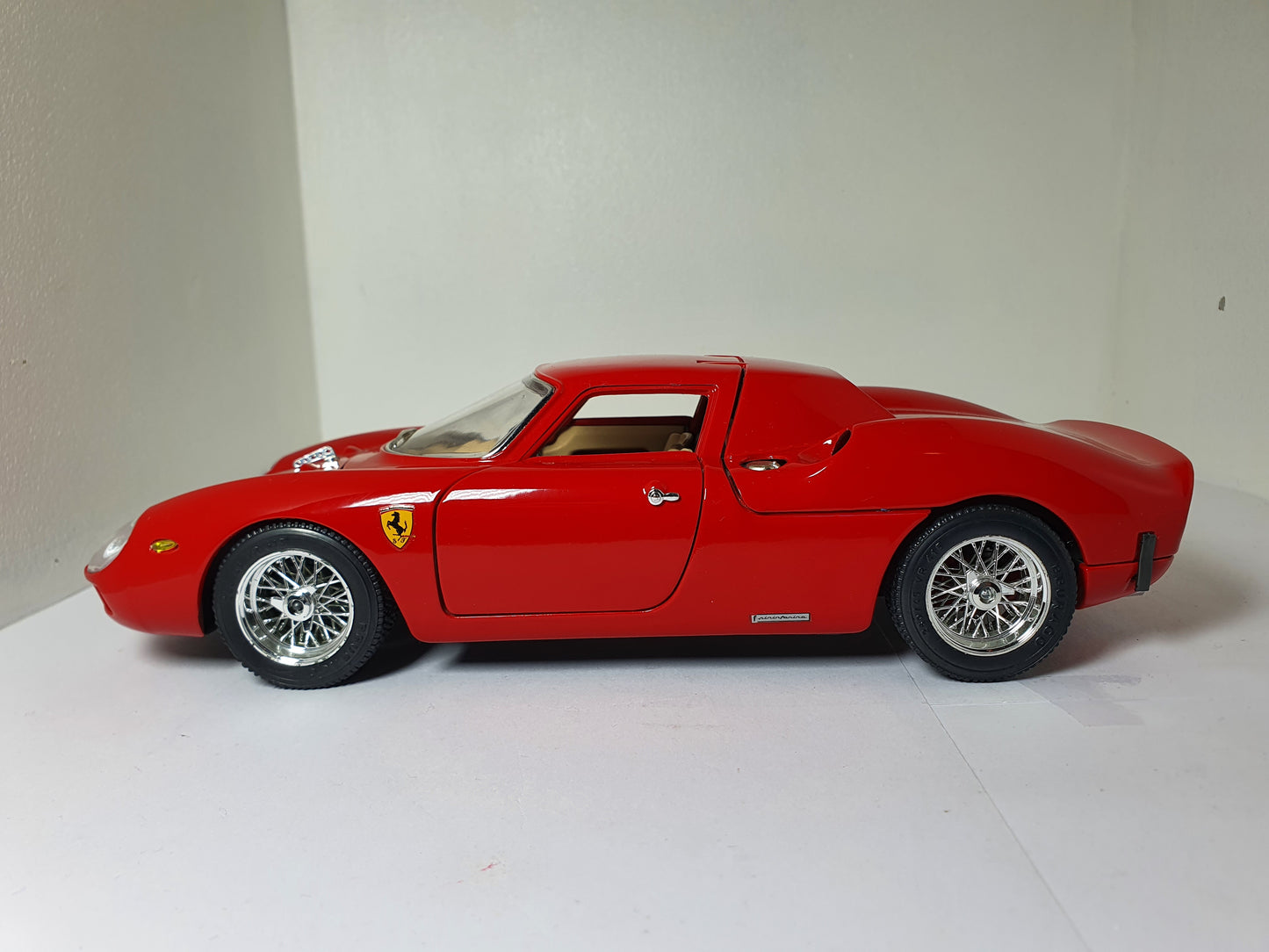 1:18 Ferrari 250 LM ~ Bburago ~ Red