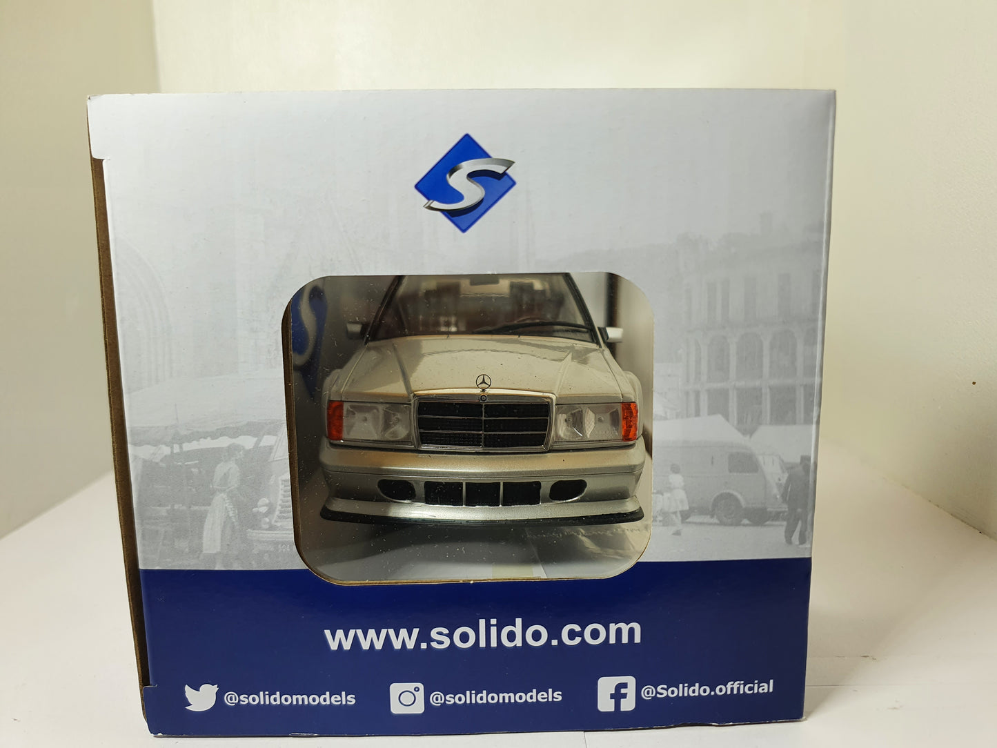 1:18 Mercedes-Benz 190E Evolution 2 ~ Solido ~ Silver