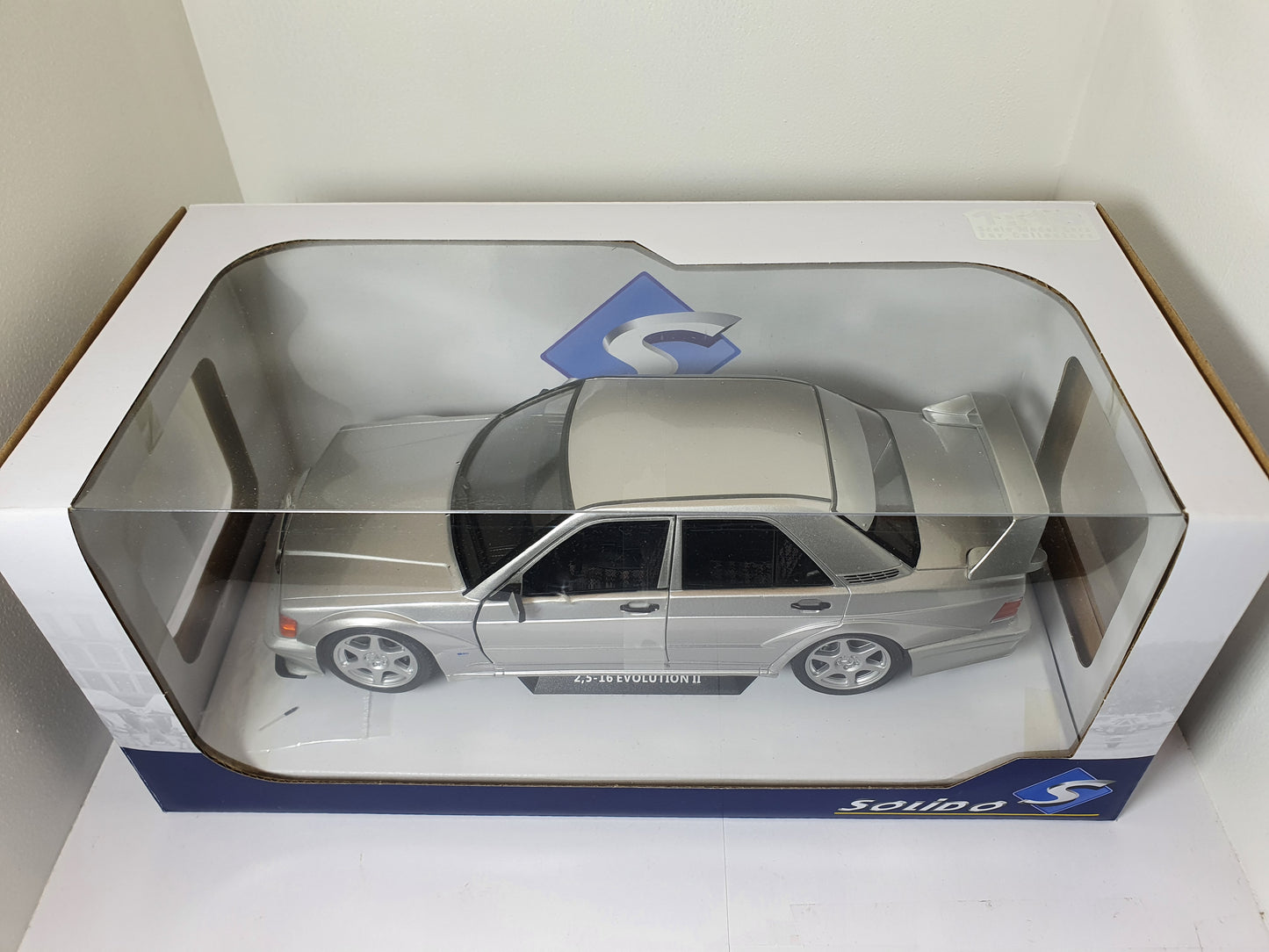 1:18 Mercedes-Benz 190E Evolution 2 ~ Solido ~ Silver