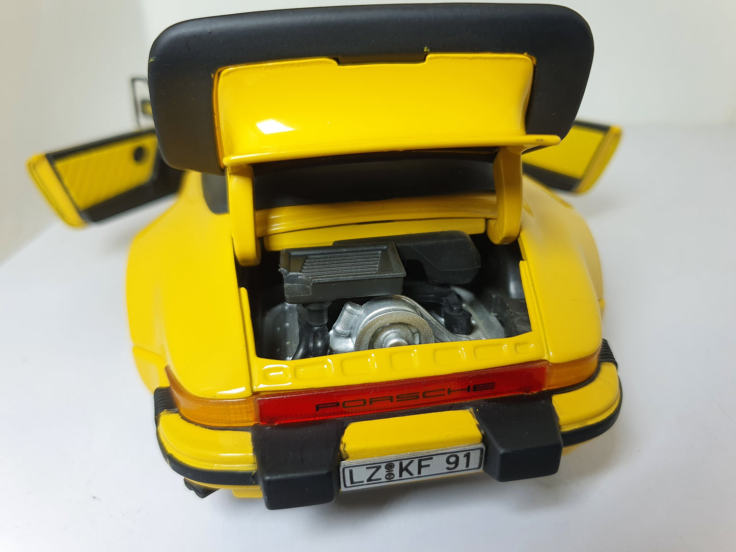 1:18 Porsche 930 Turbo Slantnose ~ Revell ~ Yellow