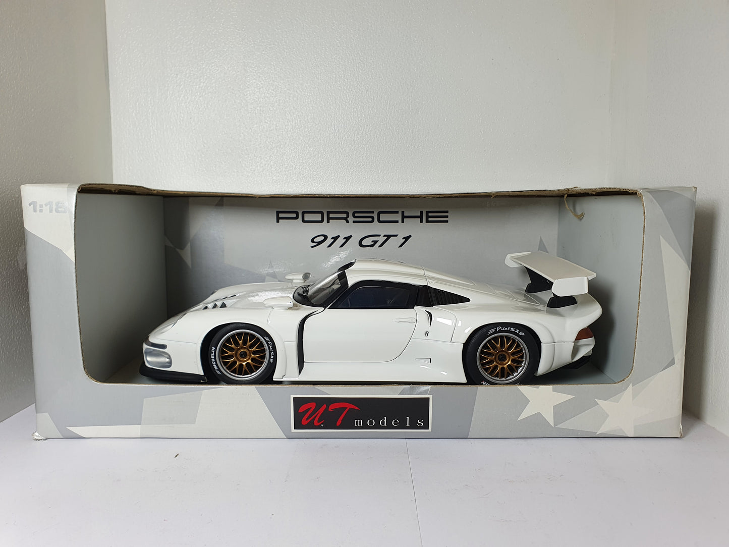 1:18 Porsche 911 GT1 993 Plain Body ~ UT Models ~ White