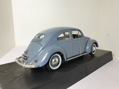 1:18 Volkswagen Beetle Export Saloon ~ Maisto ~ Grey