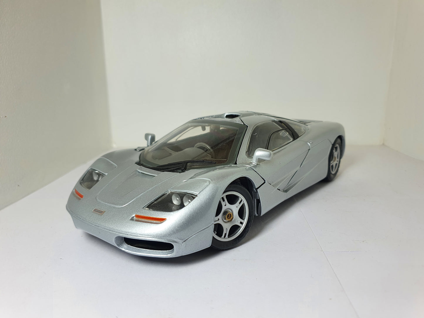 1:18 Mclaren F1 ~ Maisto ~ Silver