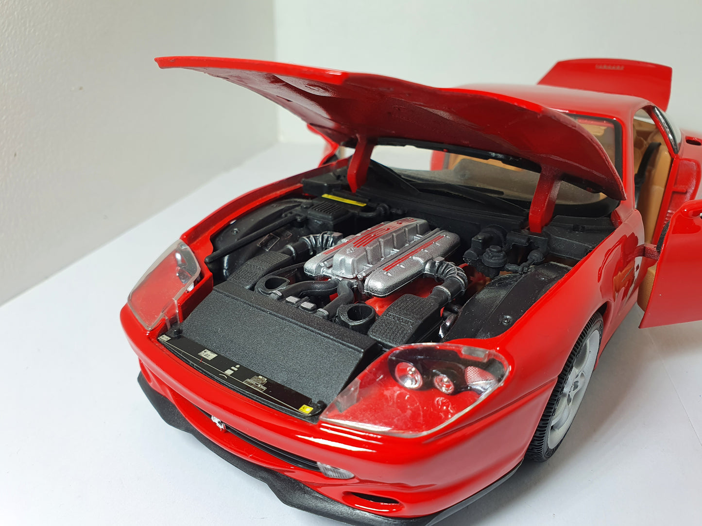 1:18 Ferrari 550 Maranello ~ Maisto ~ Red